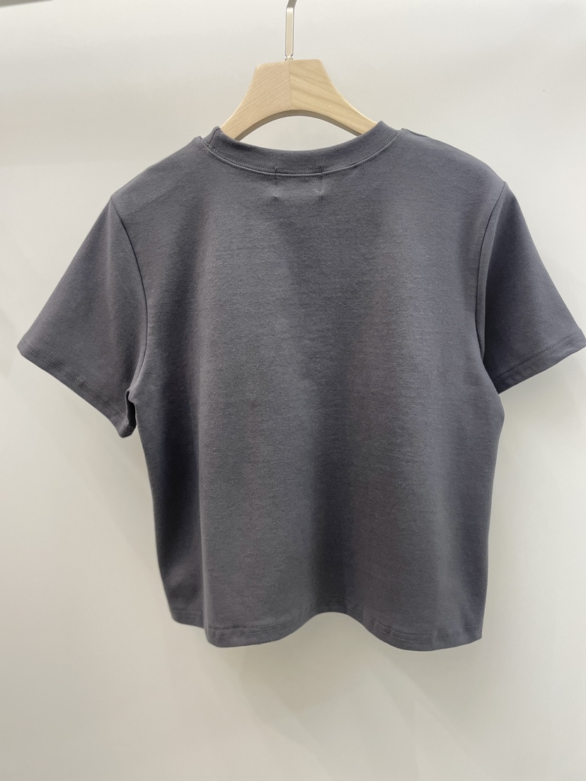 NYLON韓國直郵女裝新款職業時尚26春夏人氣熱賣推薦T恤春款NYLONT恤