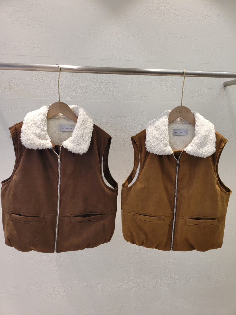 THE OTHER東大門直郵女裝新品真品時尚人氣馬甲皮草春款THE OTHER馬甲