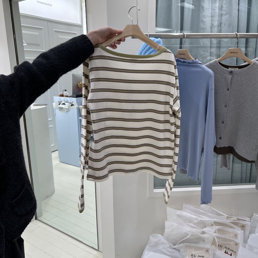 OURMOMENT韓國直郵女裝新品人氣職業熱賣長袖T恤兔子春款OURMOMENT長袖T恤