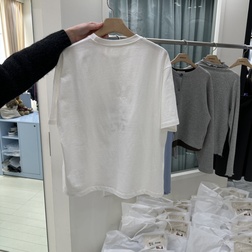 OURMOMENT東大門實拍女裝新款真品人氣時尚休閑職業T恤春款OURMOMENTT恤
