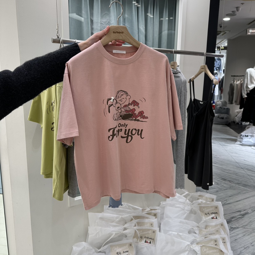 OURMOMENT東大門實拍女裝新款真品人氣時尚休閑職業T恤春款OURMOMENTT恤圖色4