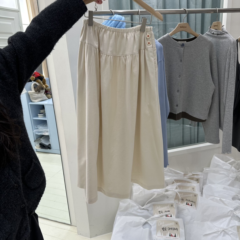 OURMOMENT韓國代購女士新品熱賣人氣真品26春夏職業長裙春款OURMOMENT長裙圖色1