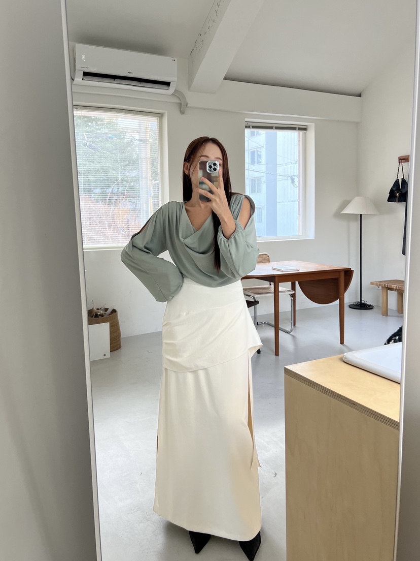 BOLD東大門直郵女裝新品真品推薦職業人氣時尚熱賣長袖T恤BOLD長袖T恤