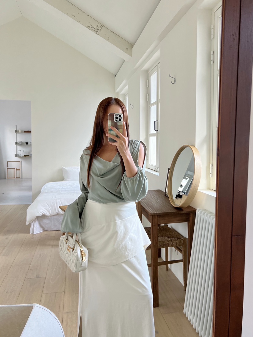 BOLD東大門直郵女裝新品真品推薦職業人氣時尚熱賣長袖T恤BOLD長袖T恤