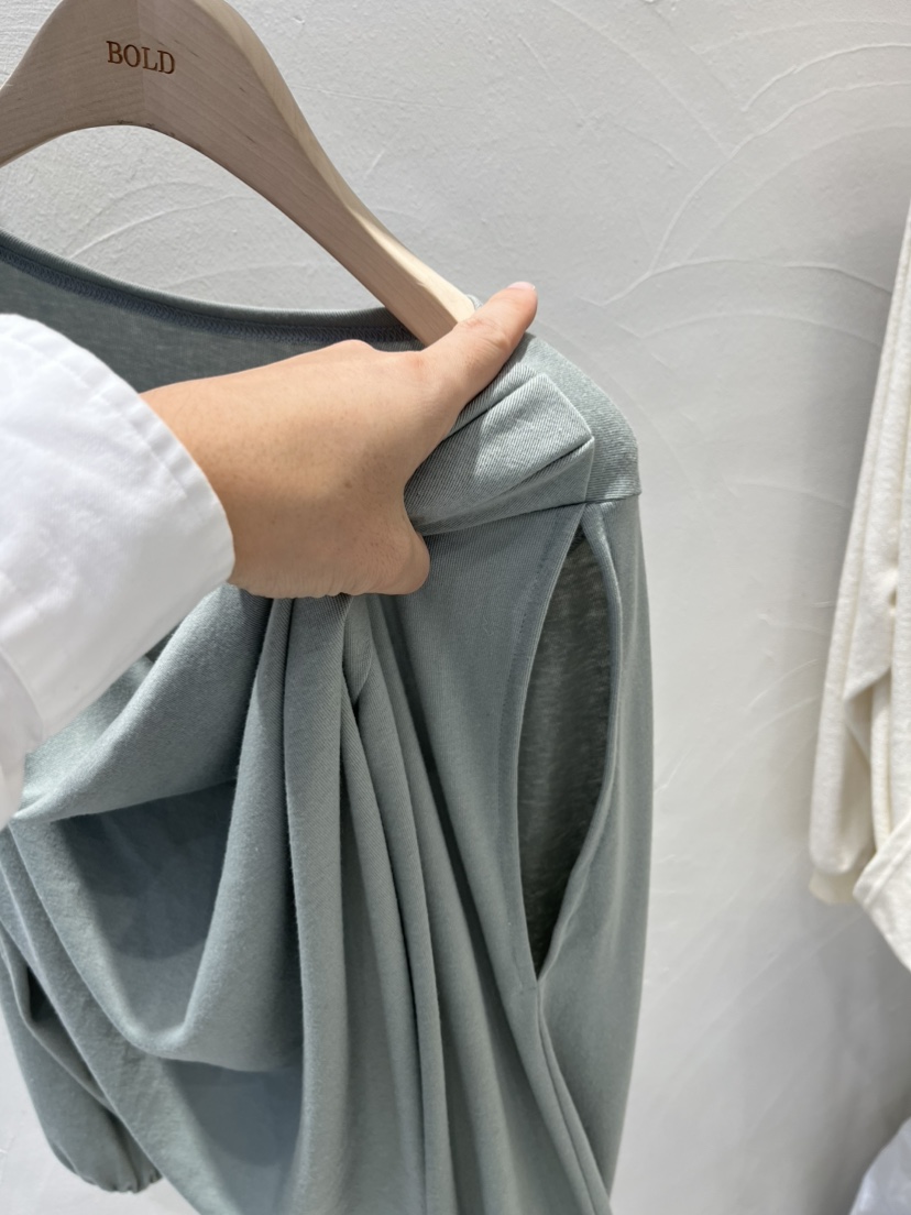 BOLD東大門直郵女裝新品真品推薦職業人氣時尚熱賣長袖T恤BOLD長袖T恤