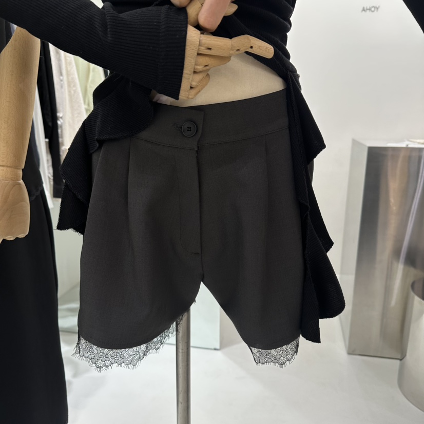 AHOY韓國直郵女士新品26春夏職業休閑人氣推薦短褲春款蕾絲AHOY短褲圖色2墨色