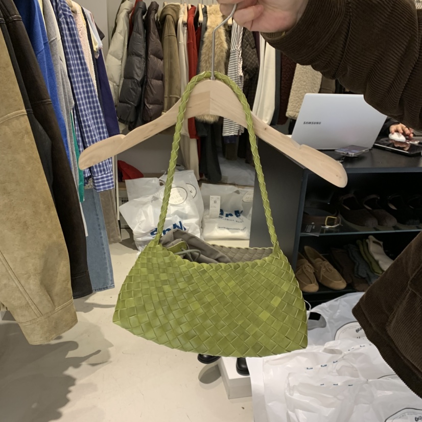 PLATE東大門直郵女士新品人氣26春夏職業真品手拿包腋下包PLATE手拿包/腋下包圖色1