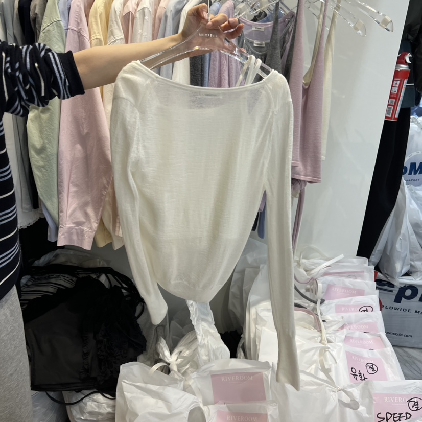 RIVEROOM東大門直郵女士新品推薦熱賣時尚針織衫不含內搭V領RIVEROOM針織衫