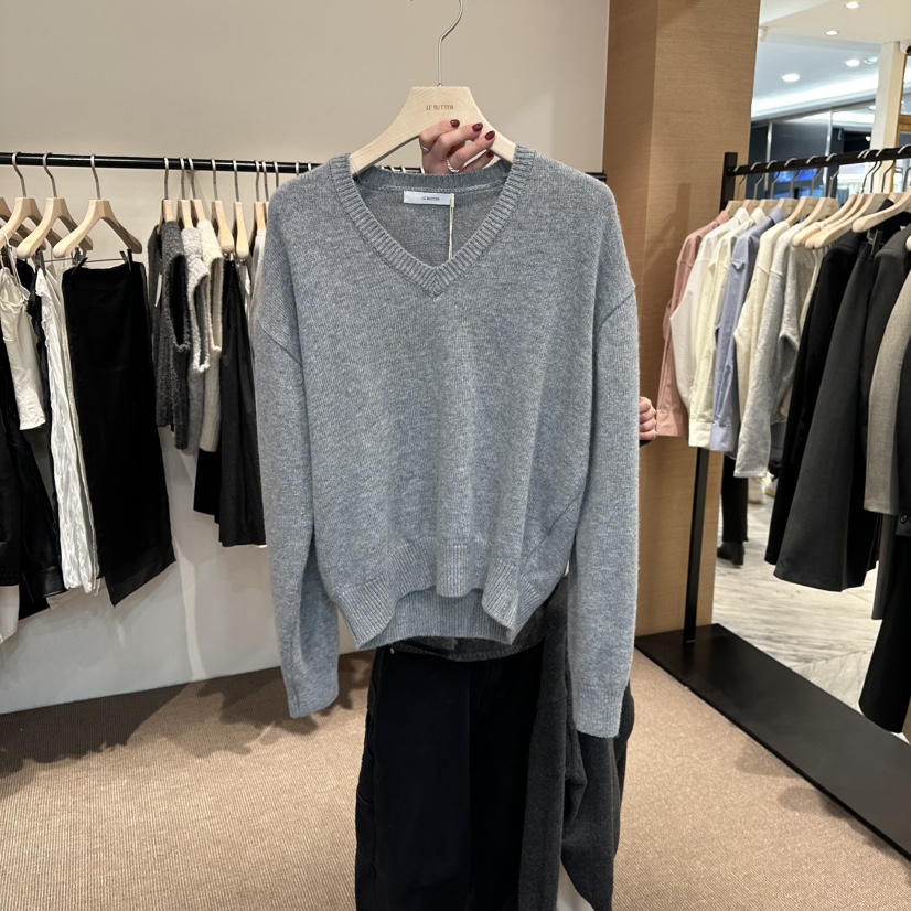 LE BUTTER韓國直郵女士新款職業推薦時尚熱賣針織衫V領羊絨LE BUTTER針織衫圖色1