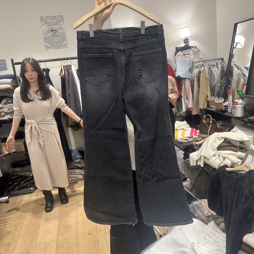 M.G.N韓國代購女裝新品人氣推薦時尚休閑26春季牛仔褲喇叭MAGNET牛仔褲