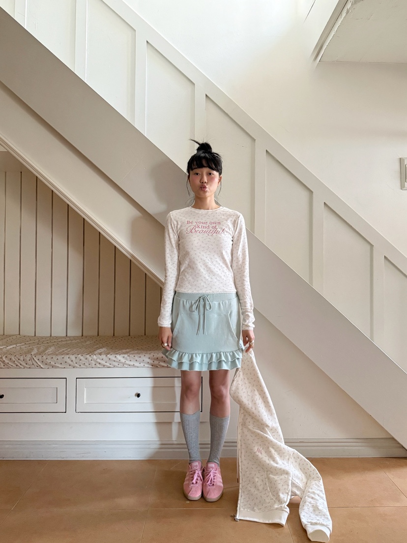 MORE THAN-P東大門實拍女士新品休閑時尚推薦熱賣長袖T恤MORE THAN長袖T恤