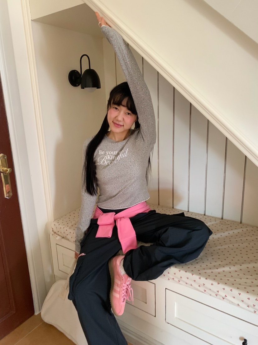 MORE THAN-P東大門實拍女士新品休閑時尚推薦熱賣長袖T恤MORE THAN長袖T恤