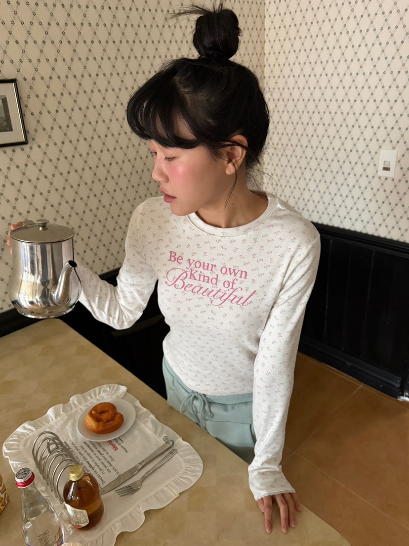 MORE THAN-P東大門實拍女士新品休閑時尚推薦熱賣長袖T恤MORE THAN長袖T恤