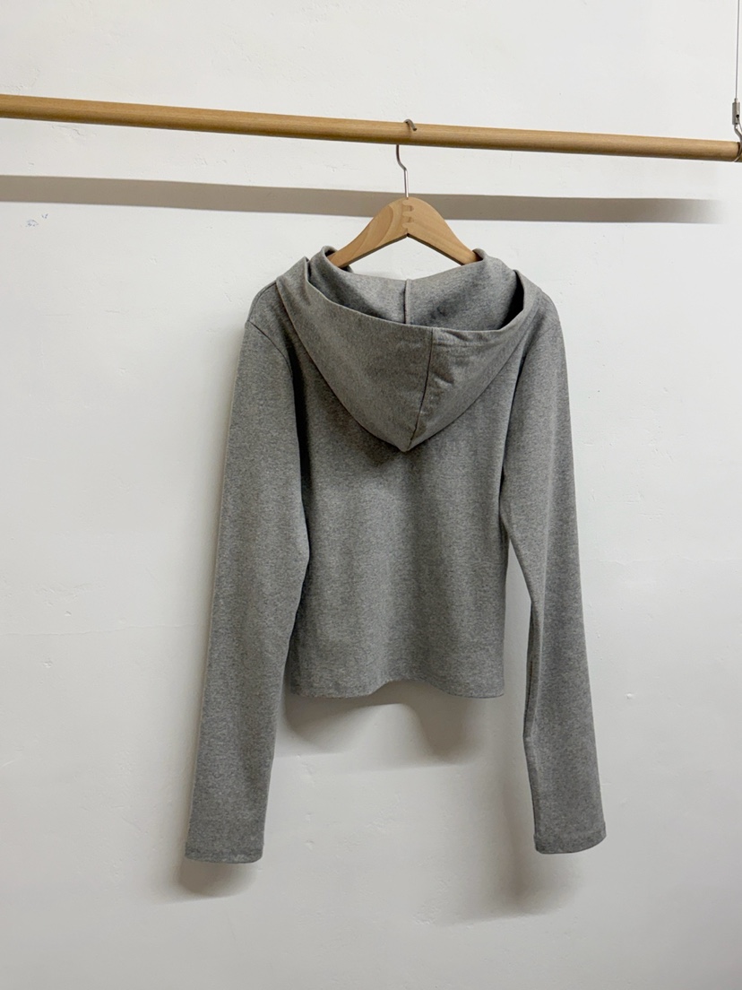 MORE THAN-P東大門實拍女裝新品26春季人氣推薦長袖T恤MORE THAN長袖T恤