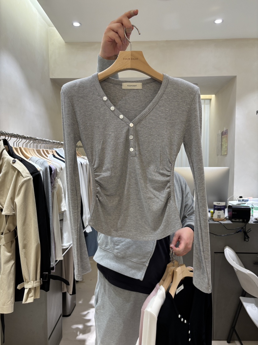 FOUREIGHT東大門實拍女裝新品時尚推薦休閑職業熱賣長袖T恤FOUR EIGHT長袖T恤圖色3