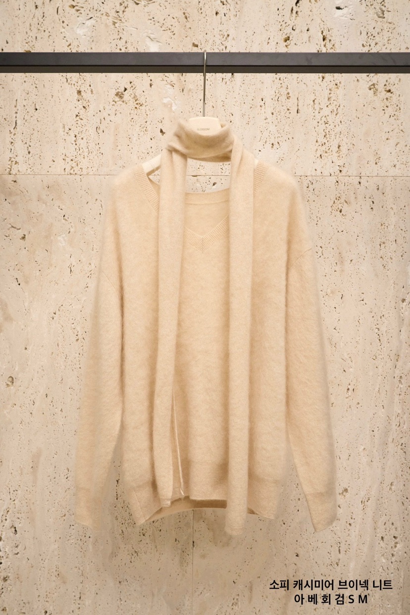 BLOSSOM韓國直郵女士新款休閑職業熱賣針織衫含圍巾V領羊絨BLOSSOM針織衫圖色2