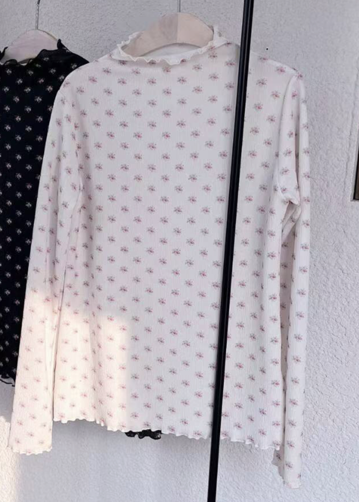 LAGRASS東大門實拍女裝新品推薦休閑職業熱賣人氣長袖T恤LAGRASS長袖T恤圖色2