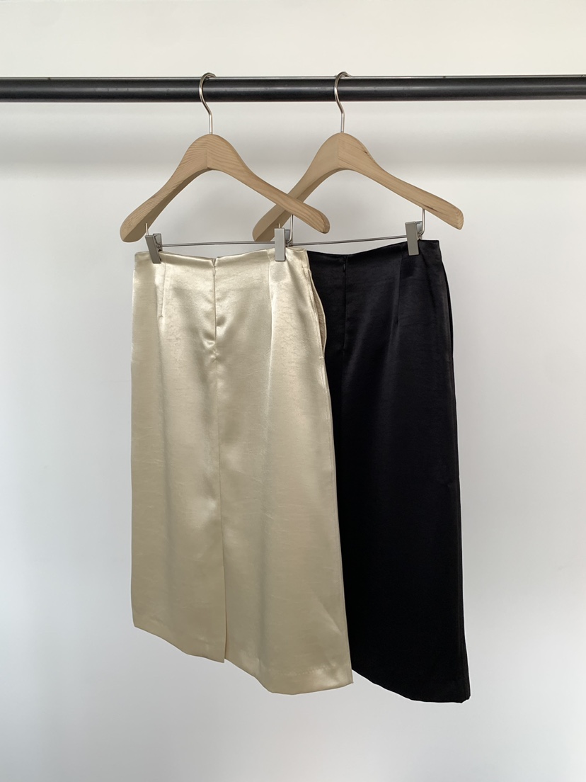 UNDERSON東大門直郵女裝新品推薦時尚職業26春夏熱賣長裙UNDERSON長裙