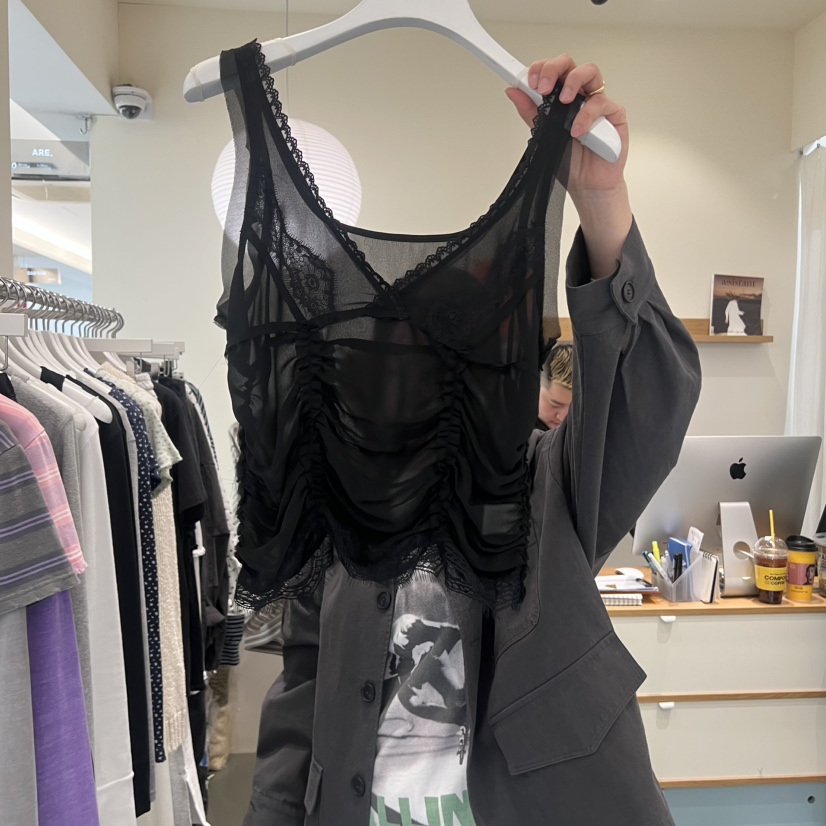 ARE韓國代購女裝新款推薦時尚26春夏職業吊帶背心透明褶皺ARE YOU/ARE吊帶/背心圖色1