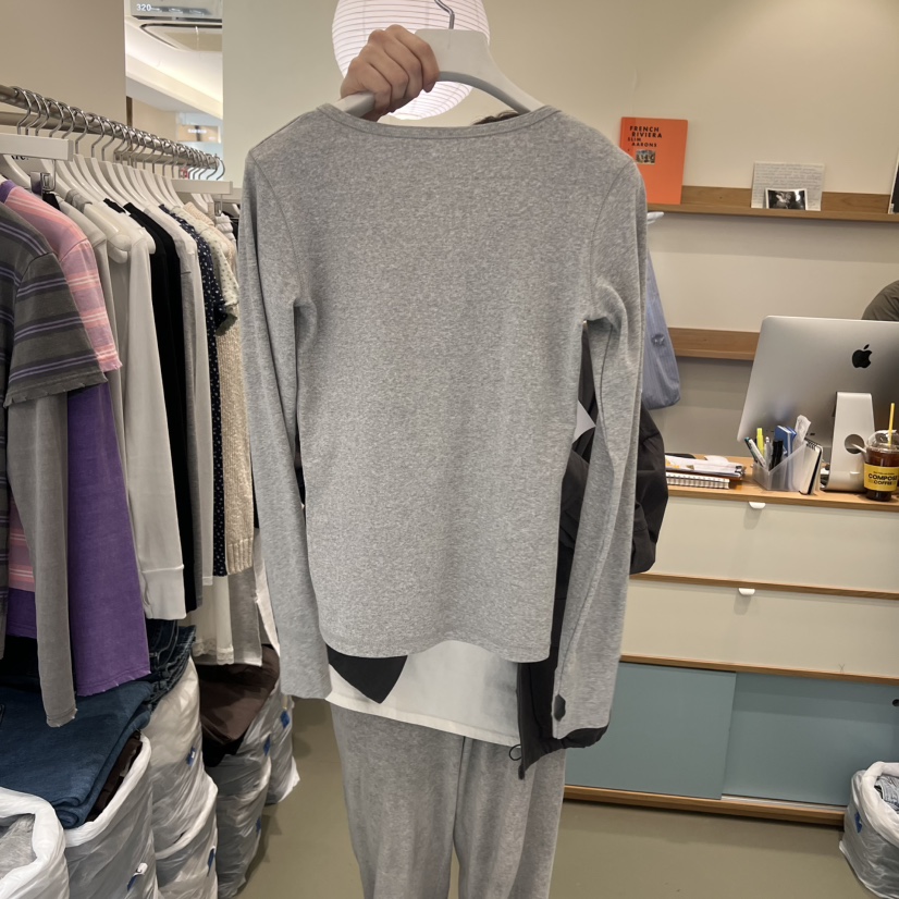 ARE東大門代購女裝新款人氣職業推薦26春夏長袖T恤紐扣羅紋ARE YOU/ARE長袖T恤