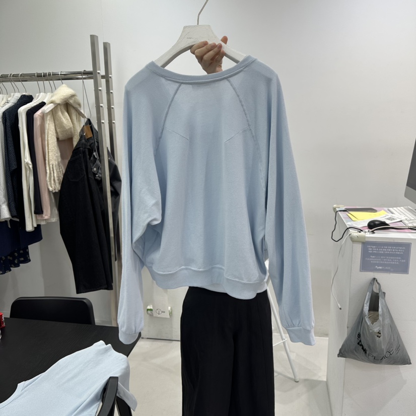 VISUAL SPACE東大門直郵女士新款26春夏時尚職業衛衣V領VISUAL SPACE衛衣