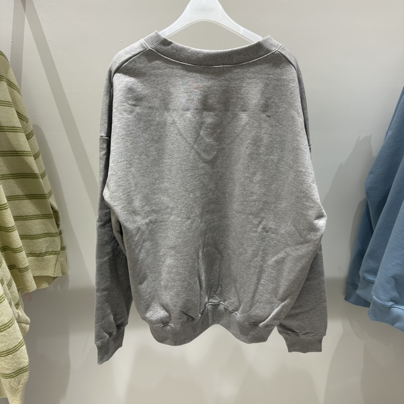 LOW MOMENT東大門直郵女士新款休閑人氣真品熱賣衛衣V領LOW MOMENT衛衣