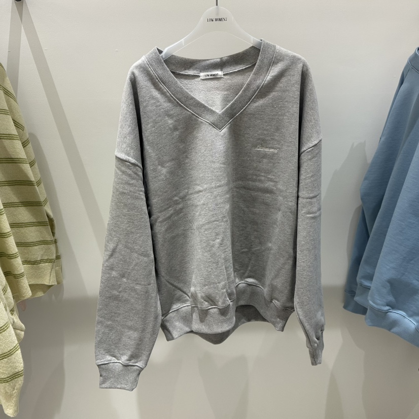 LOW MOMENT東大門直郵女士新款休閑人氣真品熱賣衛衣V領LOW MOMENT衛衣圖色2