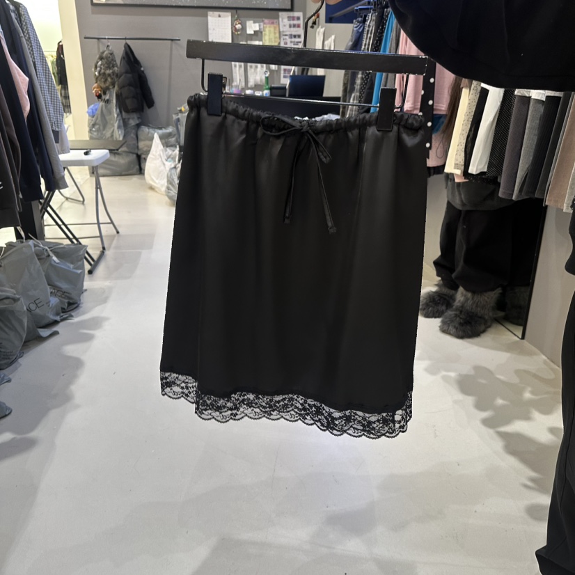 CREDITO東大門實拍女士新品休閑26春夏人氣職業時尚短裙緞面CREDITO短裙圖色1