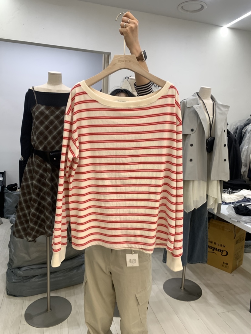 CEDARWOOD韓國直郵女士新款人氣時尚休閑26春夏長袖T恤露肩CEDAR WOOD長袖T恤圖色2