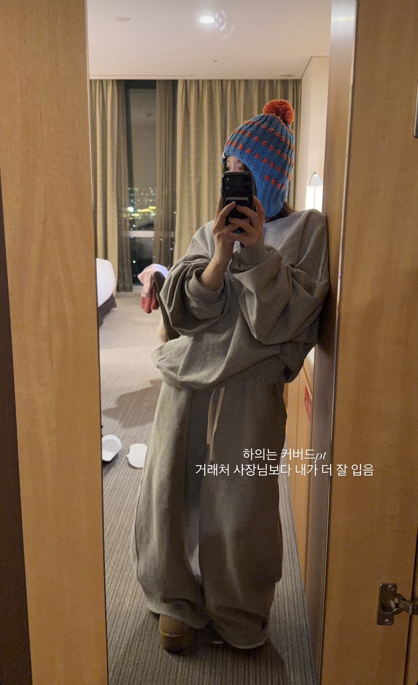 OKIE東大門直郵女裝新品推薦熱賣真品人氣衛衣兩面穿雙V領OKIE衛衣