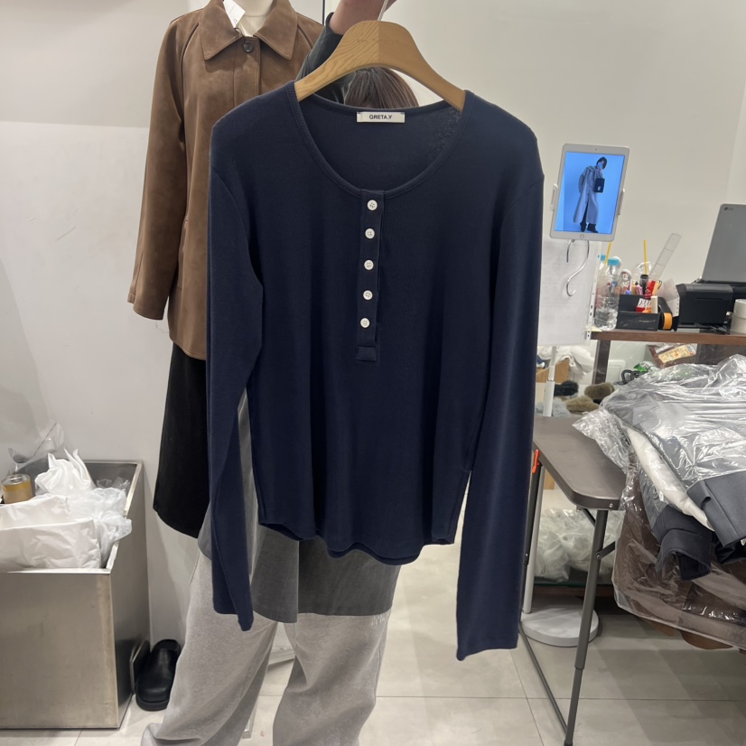 ANN MARGRET東大門代購女士新品人氣長袖T恤紐扣GRETA.Y長袖T恤圖色3