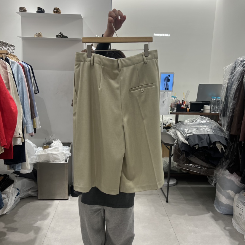 ANN MARGRET韓國代購女士新品時尚短褲褶裥GRETA.Y短褲