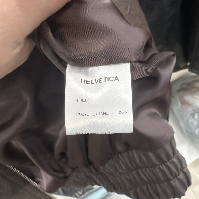 HELVETICA韓國代購女裝新款真品時尚熱賣皮衣皮革高領短款HELVETICA皮衣