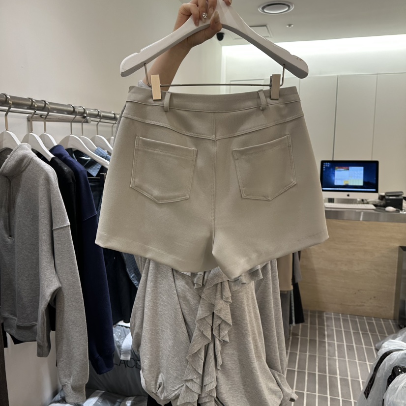 VIVE東大門直郵女裝新品時尚人氣職業真品休閑短褲連帽衫VIVE短褲