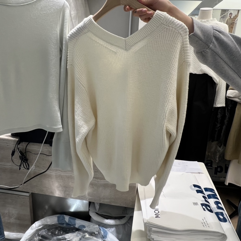 MOI-A東大門直郵女士新款職業26春夏推薦熱賣真品針織衫V領MOI-A針織衫