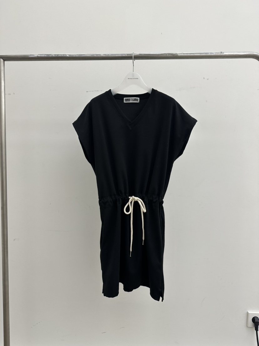 MONDAY TO SUNDAY東大門直郵女裝新品熱賣職業26春夏連衣裙MONDAY TO SUNDAY連衣裙圖色1