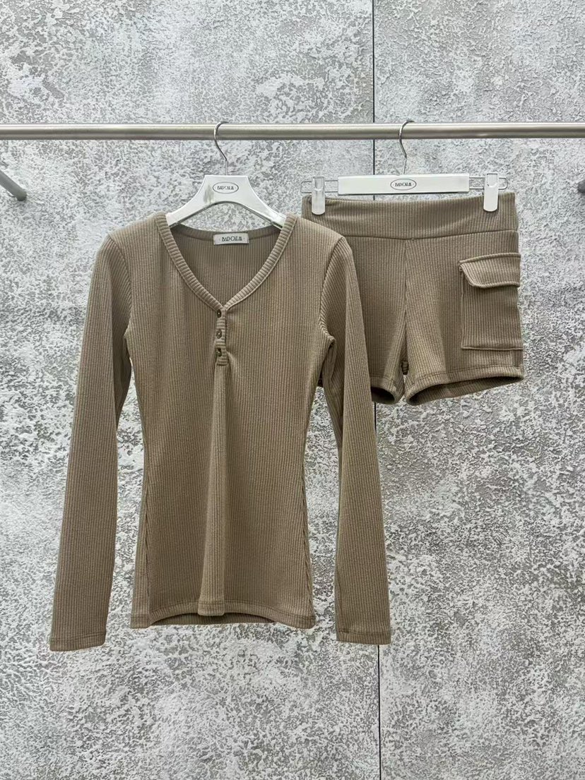 BADCALM東大門實拍女士新品休閑熱賣推薦人氣職業套裝套裝BADCALM套裝圖色2