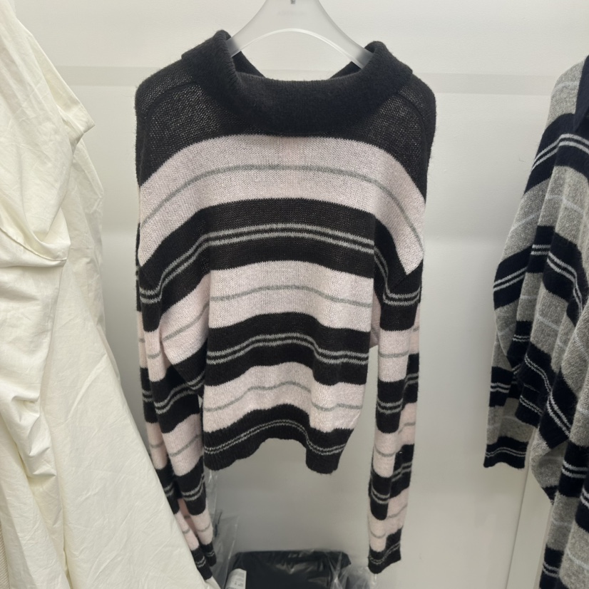 HELVETICA東大門實拍女士新品時尚推薦人氣針織衫毛絨條紋HELVETICA針織衫