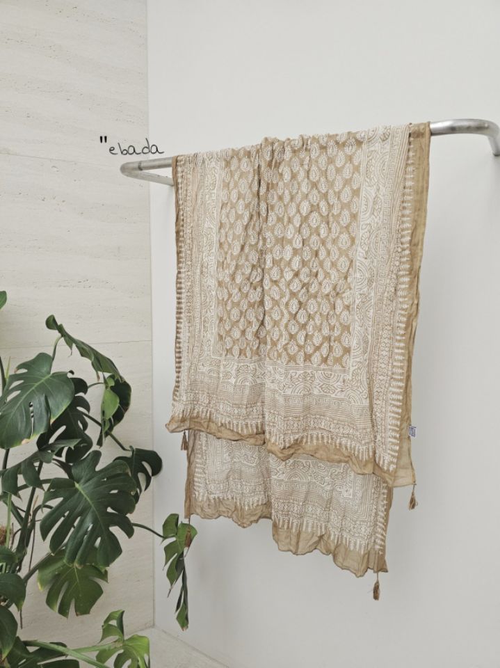 EBADA韓國代購女裝新款職業時尚休閑熱賣26春夏真品圍巾披肩EBADA圍巾/披肩