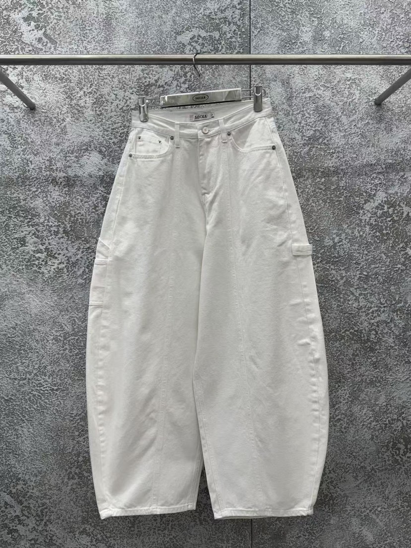 BADCALM韓國直郵女士新品真品熱賣推薦休閑人氣職業牛仔褲BADCALM牛仔褲圖色2實際價格39000