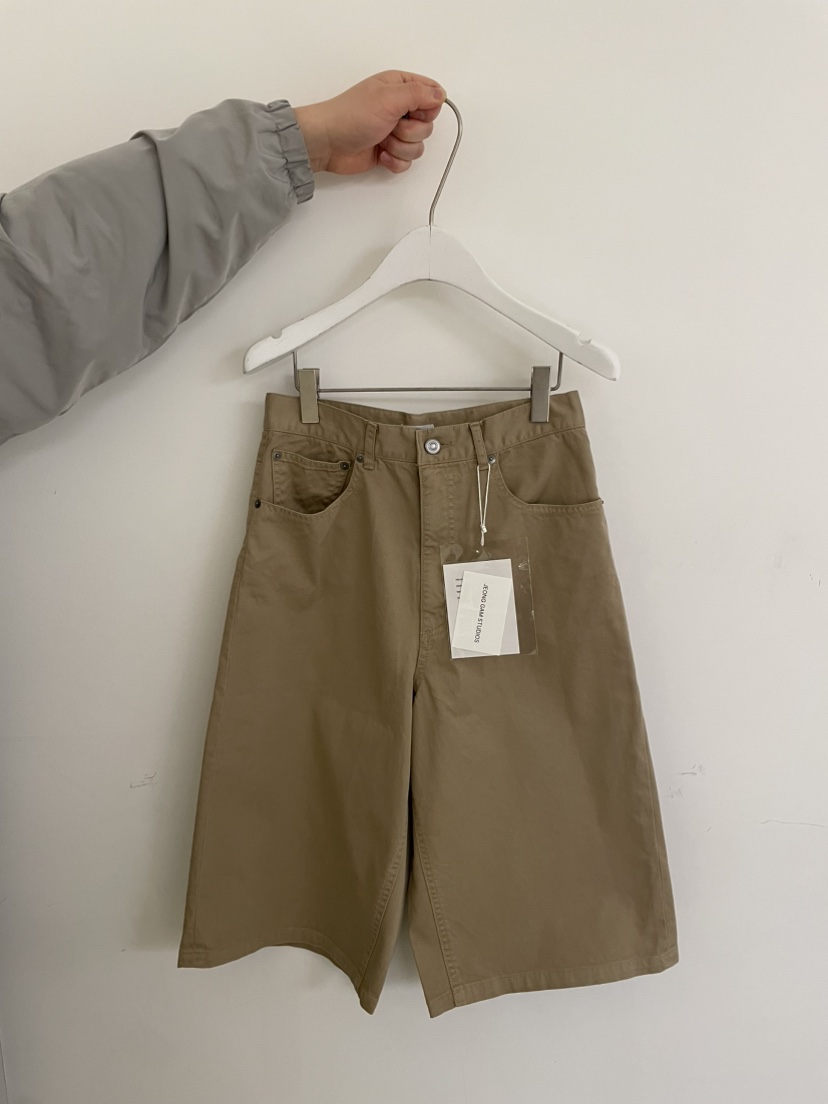 JEONG GAM STUDIOS韓國代購女士新品推薦職業休閑真品短褲JEONG GAM STUDIOS短褲圖色1