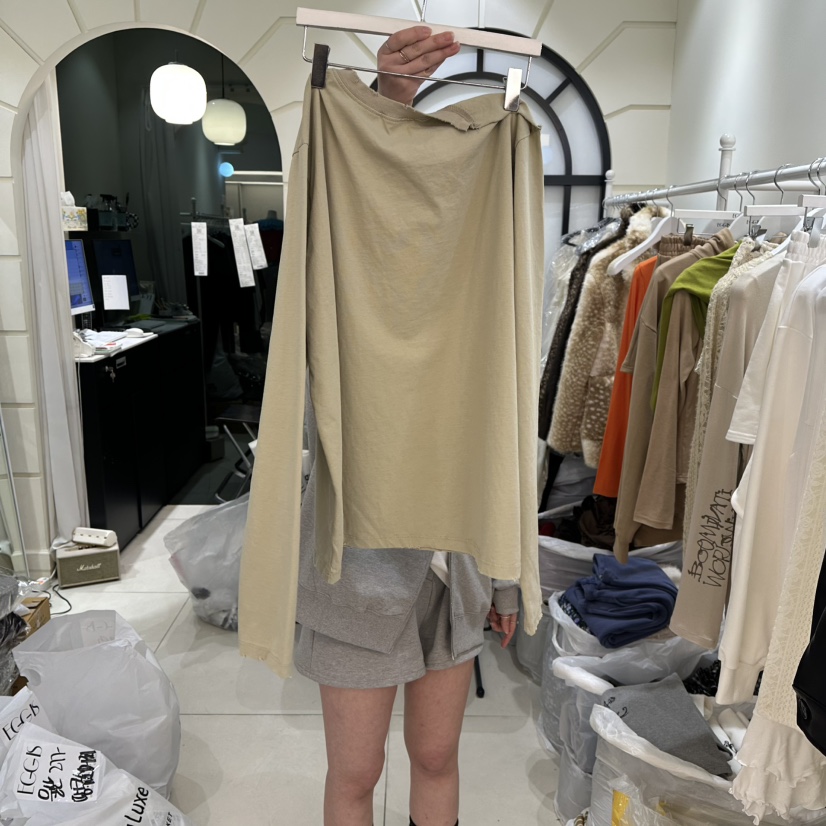 EGG IS東大門直郵女裝新款真品時尚熱賣長袖T恤不含配飾EGG IS長袖T恤