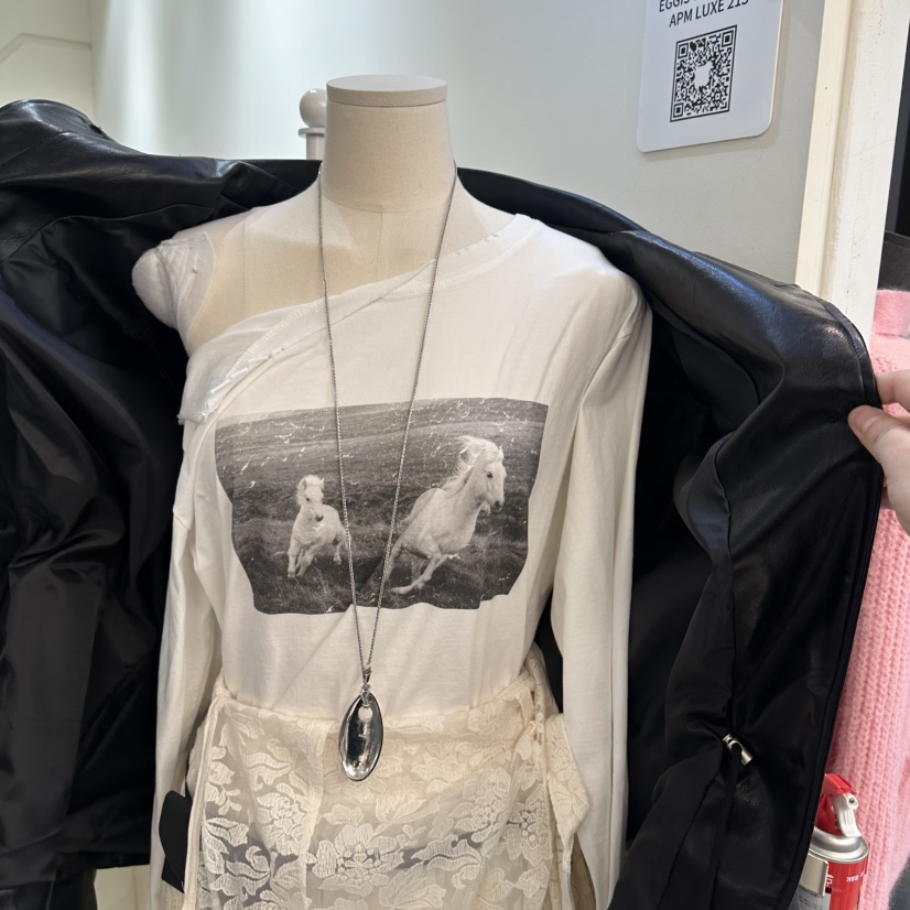 EGG IS東大門直郵女裝新款真品時尚熱賣長袖T恤不含配飾EGG IS長袖T恤圖色1