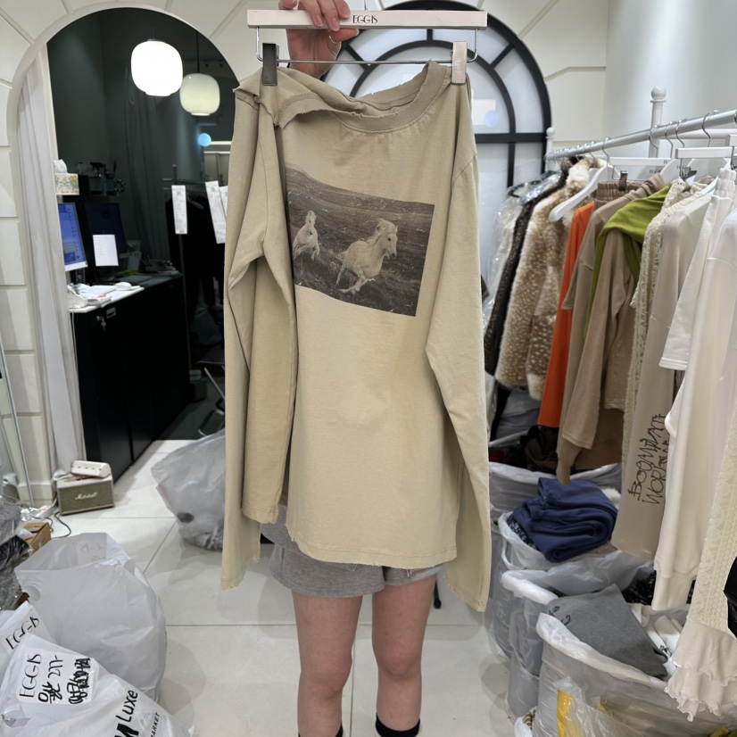 EGG IS東大門直郵女裝新款真品時尚熱賣長袖T恤不含配飾EGG IS長袖T恤圖色2