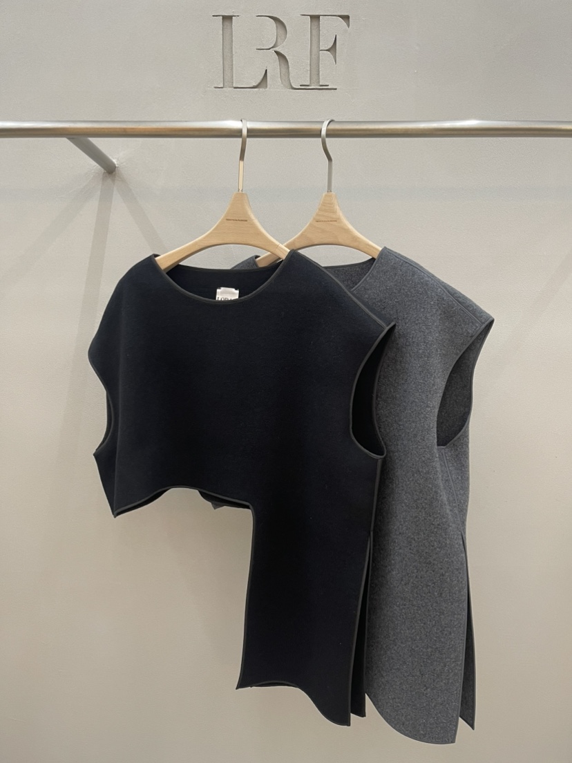 PLUS HONG-P東大門實拍女裝新款推薦職業熱賣休閑吊帶背心LORA FAMILY/PLUS HONG吊帶/背心