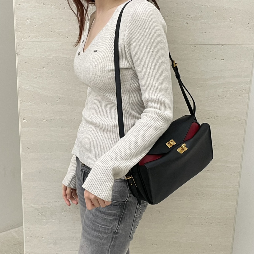 J PLACE東大門實拍女裝新款真品人氣時尚26春夏單肩斜跨包J PLACE單肩/斜跨包