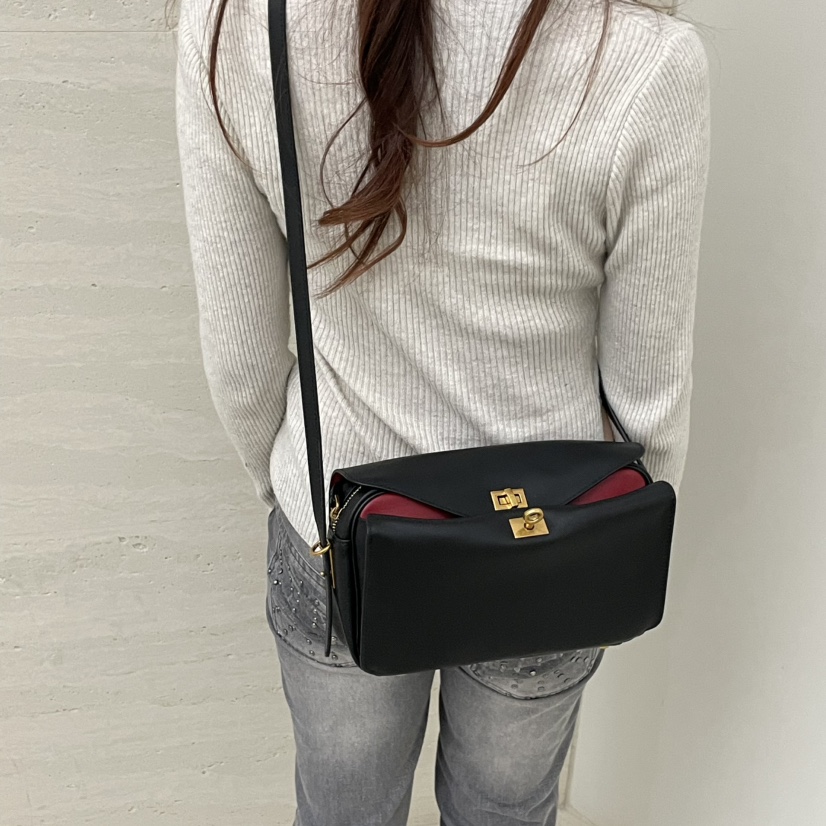 J PLACE東大門實拍女裝新款真品人氣時尚26春夏單肩斜跨包J PLACE單肩/斜跨包