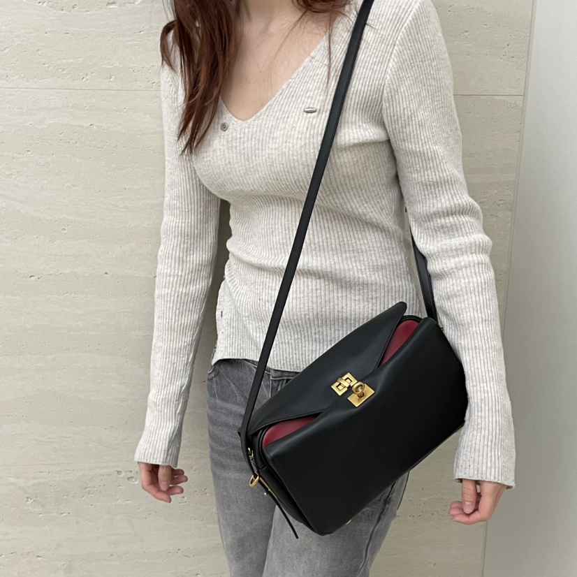 J PLACE東大門實拍女裝新款真品人氣時尚26春夏單肩斜跨包J PLACE單肩/斜跨包