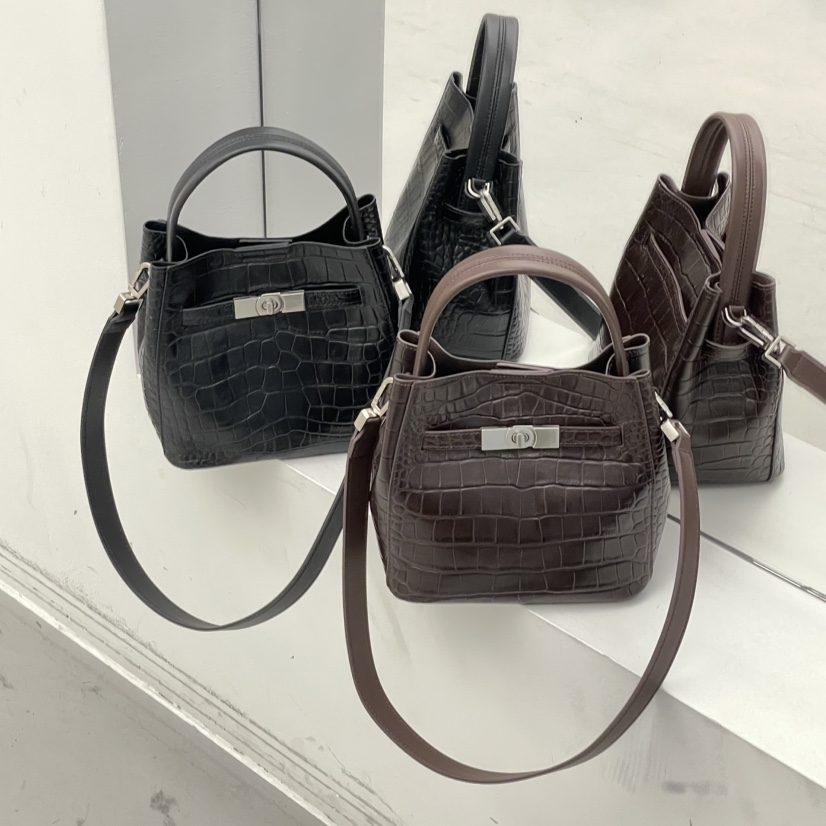 J PLACE東大門實拍女士新款職業人氣時尚推薦單肩斜跨包J PLACE單肩/斜跨包