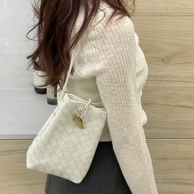 J PLACE東大門代購女裝新款26春夏人氣真品推薦單肩斜跨包J PLACE單肩/斜跨包